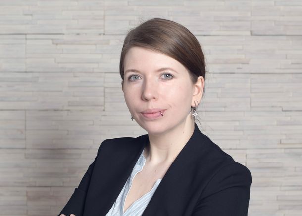 Ein Portraitbild von Elisa Zander.