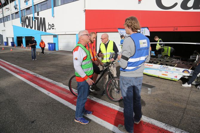 Veteranen der SolarCar-Wettbewerbe im Gespräch