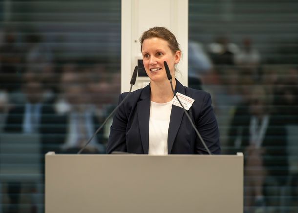 Ein Portrait von Prof. Dr. Michaela Ludewig.