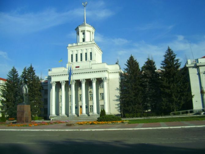 Das Rathaus von Nova Kachovka