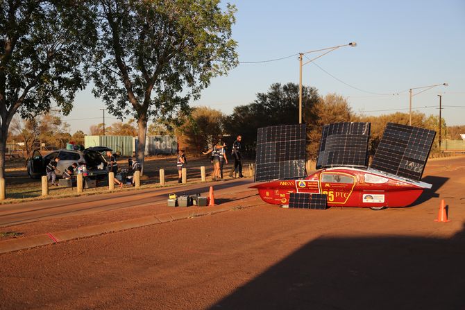 Minesota beim Laden in Tennant Creek