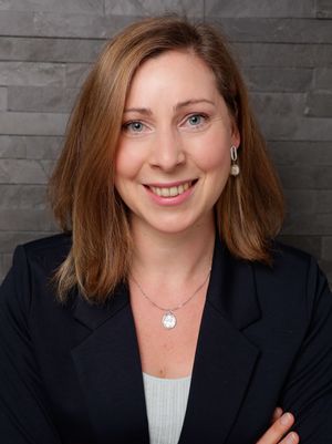 Nadine Naurath