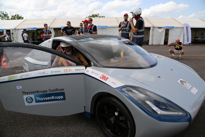 Freude beim Mitbegründer des deutschen Solarcar-Teams
