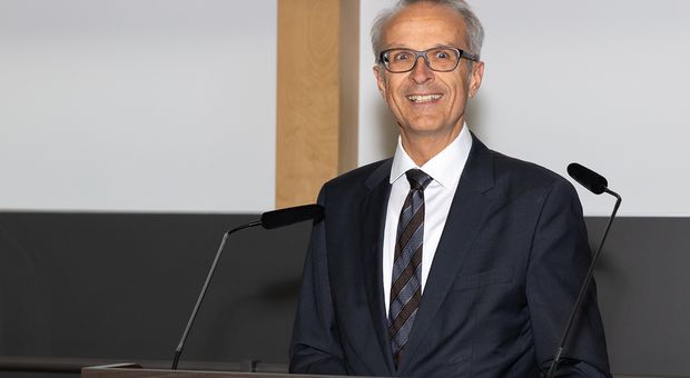 Dekan Prof. Dr. Thomas Skill