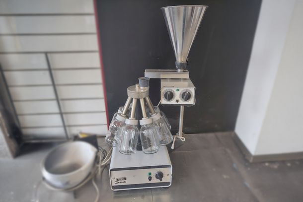 Rotary sample divider (Retsch)