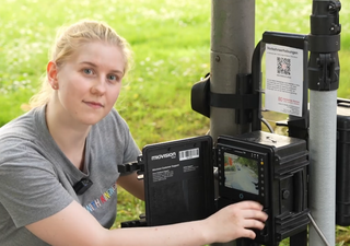 Franca Hollmann, wissenschaftliche Mitarbeiterin im THALESruhr-Transferprojekt „Aktive Mobilität“, sprach in der WDR Lokalzeit über den Verkehrsversuch an der Hattinger Straße.