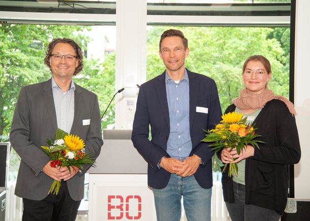 Das Bild zeigt Prof. Dr. Marcus Kröger, Prof. Dr. Rolf Tappe und Prof. Dr. Anja Tenberge.