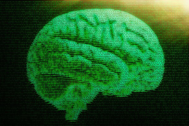 Ein menschliches Gehirn, das aus Binärcode in Neongrün erstellt wurde, vielleicht die Form der Zukunft. 