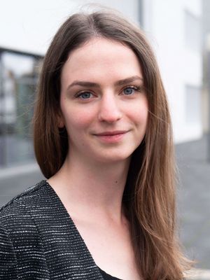Sarah Milkov Sarah Milkov