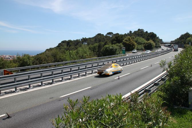 SolarWorld GT auf der Autostrada