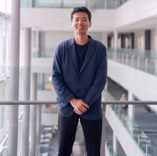 Auf dem Bild sieht man den Student Masato Kimura.