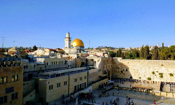 Blick auf die Klagemauer und den Felsendom in Jerusalem