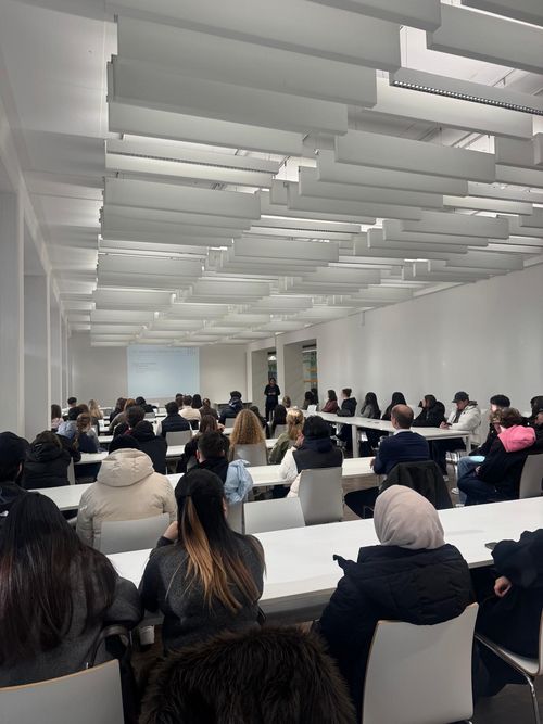 Aus der Dunkelheit inn den Whiteroom