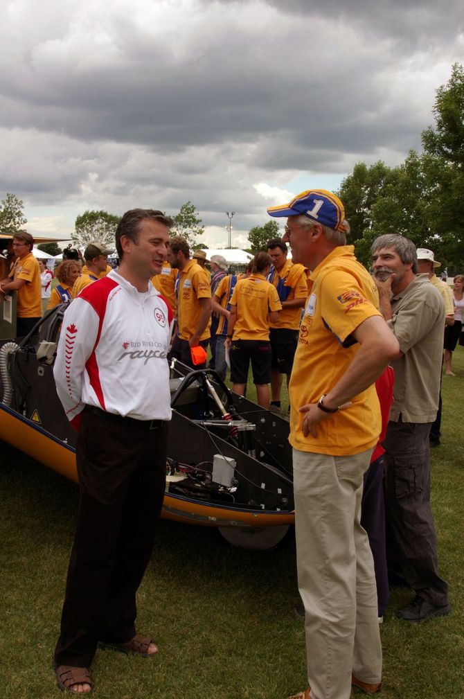 Prof. Beese im Gespräch mit dem Präsidenten des Red River College