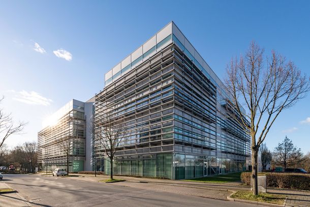 Lise-Meitner-Allee 1