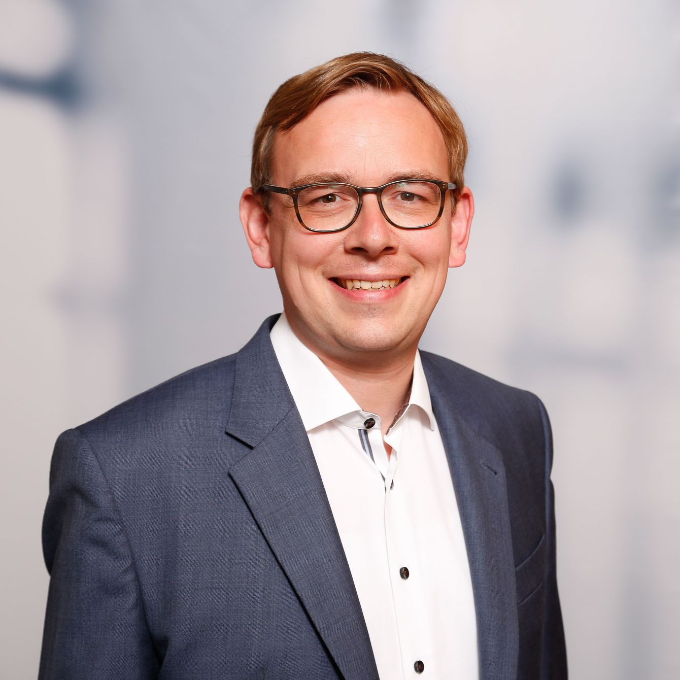 Dr. Matthias Schmidt Dr. Matthias Schmidt
