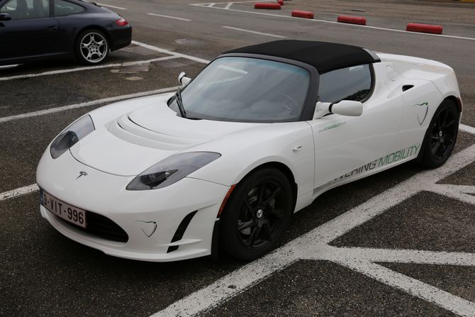Sportwagen elektrisch: Der Tesla