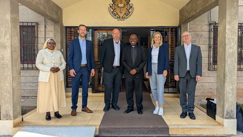 Delegation mit Vice-Chancello Very Rev. Prof. Stephen Mbugua Ngari und Sr. Dr. Bibiana Ngundo