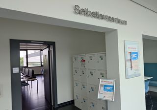 Eingang Selbstlernzentrum am Gesundheitscampus