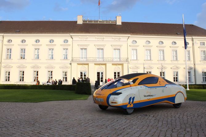 SolarWorld GT vor dem Schloss Bellevue des Bundespräsidenten