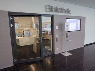 Foto Fachbibliothek Gesundheit: Eingang