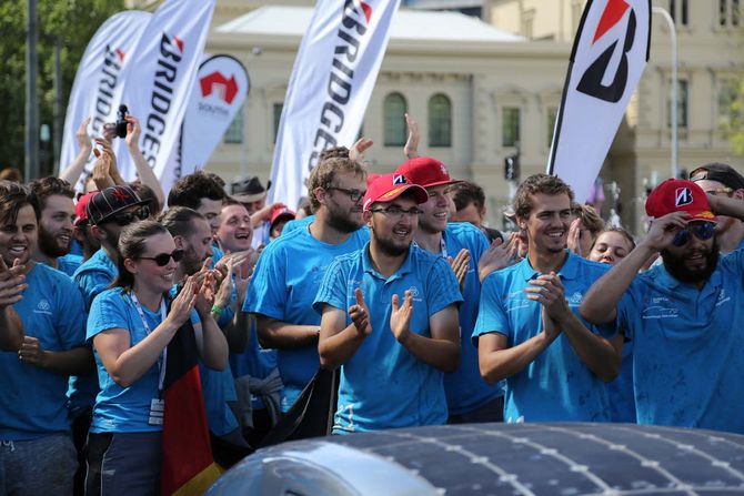 Erlöste Gesichter beim Bochumer SolarCar-Team