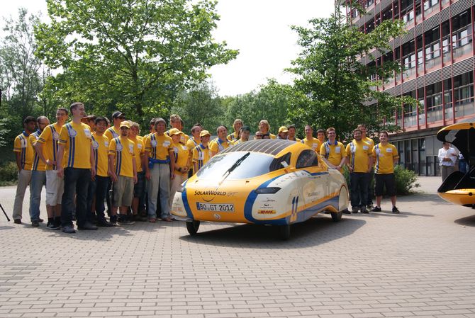 Das SolarCar-Team der Hochschule Bochum