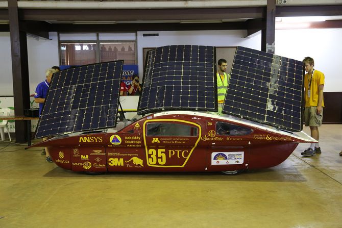 Der Sonne entgegen: Solarcar aus Minnesota, USA