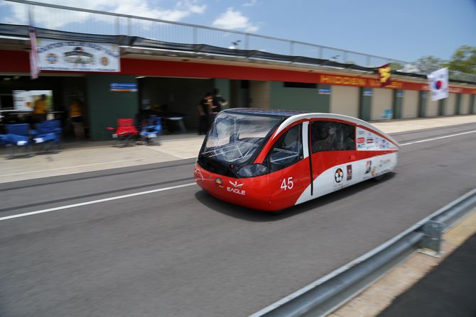 Eagle 1 aus Polen in der Boxengasse flott unterwegs