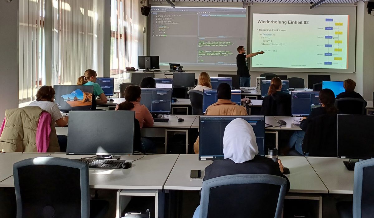Erfolgreicher Abschluss des Python-Kurses „Code Queens“