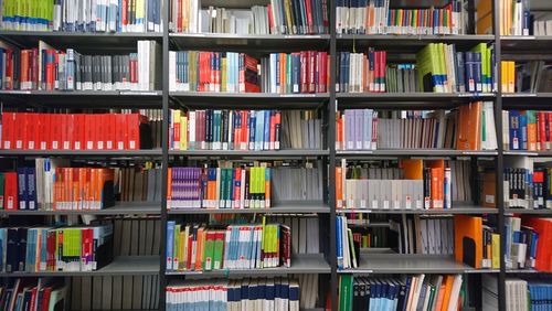 Fachbibliothek Technik: Regale