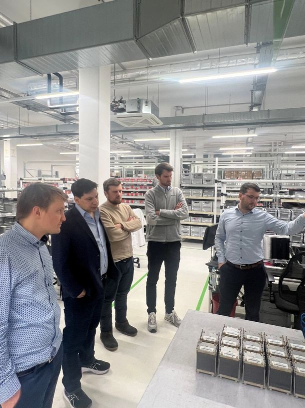 Von einzelnen Zellen bis hin zu kompletten Stapeln – intensiver technischer Austausch während des GH2GH-Konsortiumstreffens.