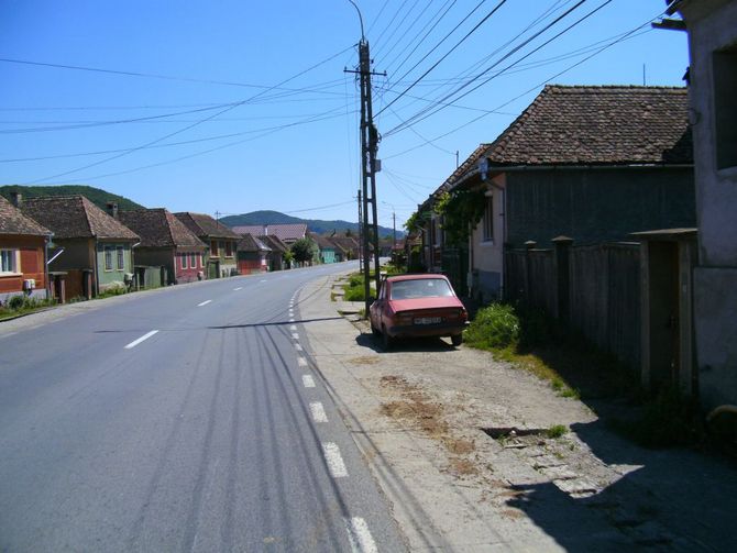 Typisches Straßenschild in Rumänien