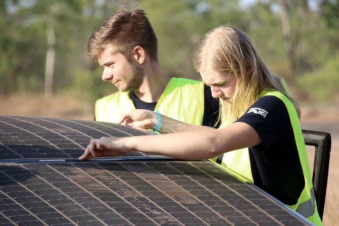 Konzentrierte Arbeit am SolarCar