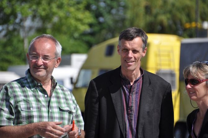 Lucien Jenny und Messeteilnehmer strahlen mit der Sonne um die Wette