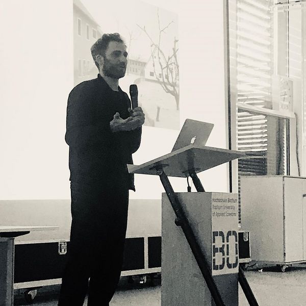Gestern Sprach Max Otto Zitzelsberger Im Summer Talk Uber Seine Aufregend Unaufgeregte Architektur Vortragsreihe Summertalks Thinkrural Ast2019 Architecturesummertalks 2019 Hochschulebochum Hsbo Fotowangziling Fachbereicharchitektur Fba