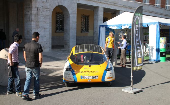 SolarWorld GT auf der Piazza del Plebiscito